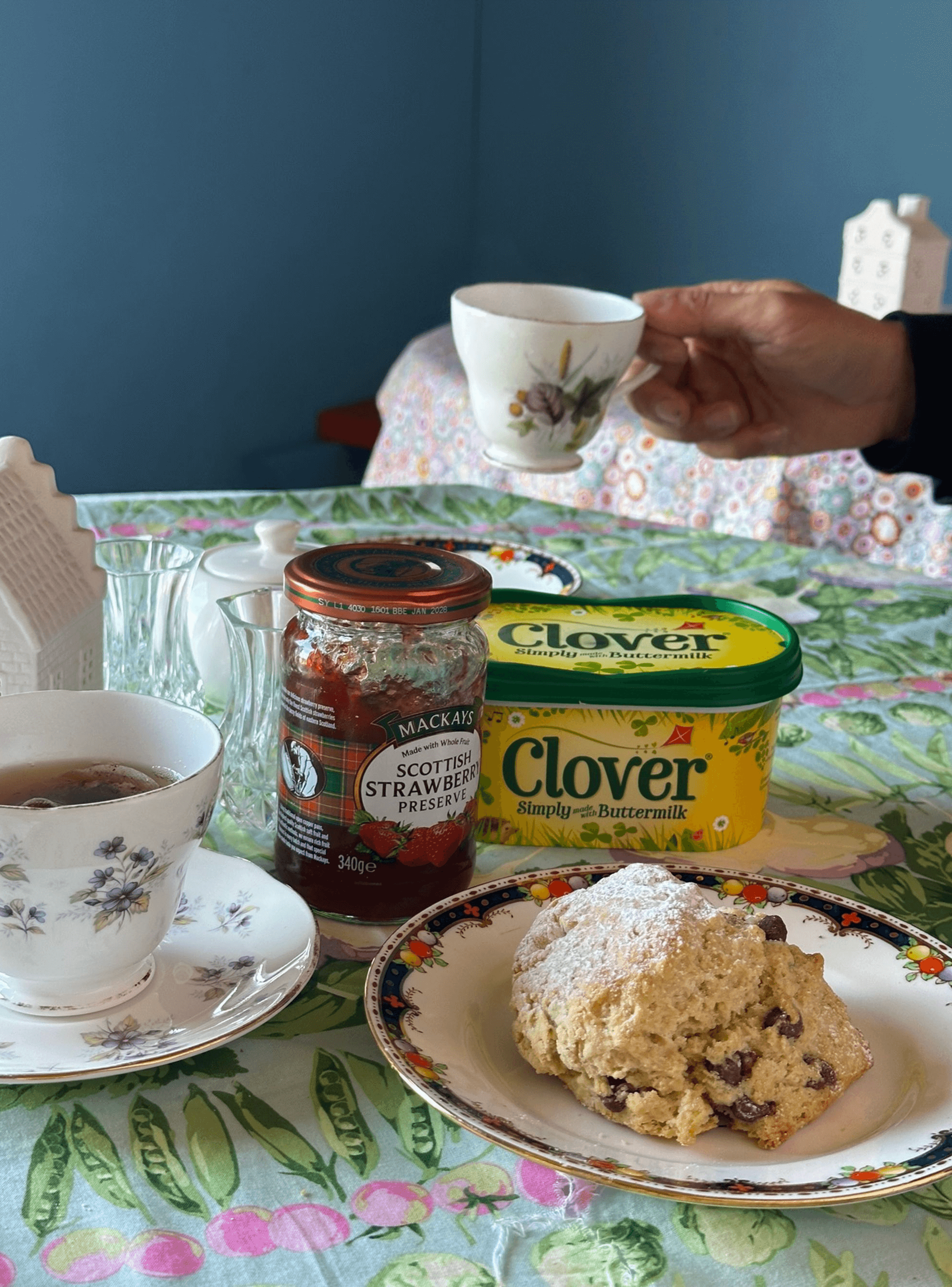 Scone with the Wind Tea